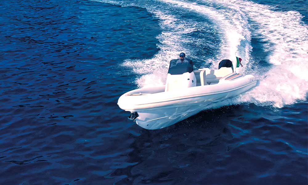 Luxury-Boat-Antudo-Marine-foto-navigazione
