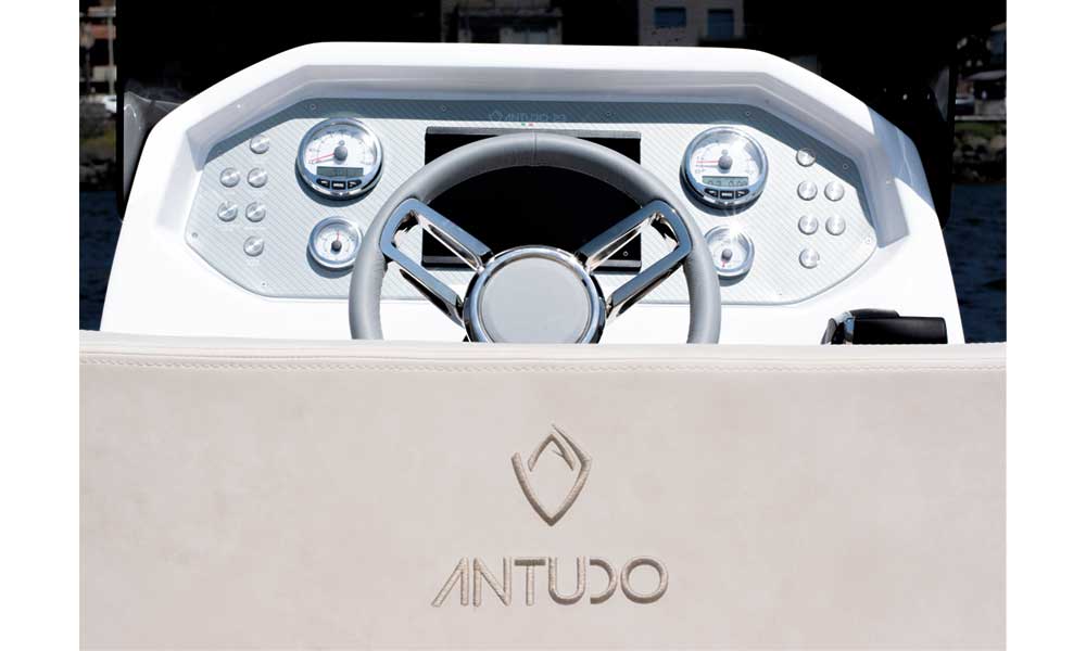 Luxury-Boat-Antudo-Marine-render-3
